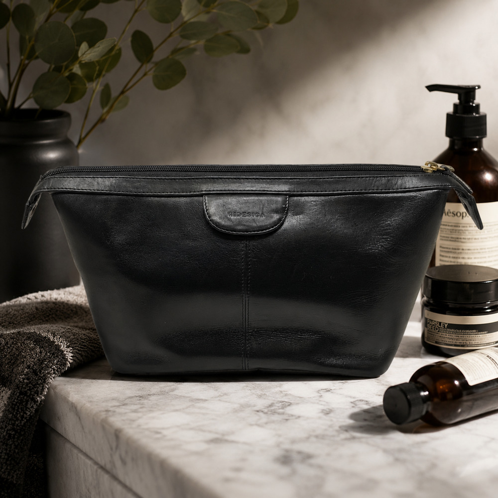 Hidesign Black Leather Dopp Kit Travel Toiletry Bag Minimalist Organizer Case
